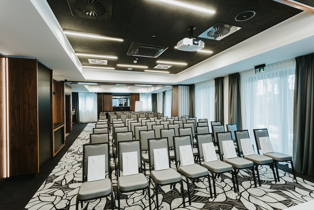 Focus Hotel Premium Kraków — Hotel building in Krakow, Lesser Poland
