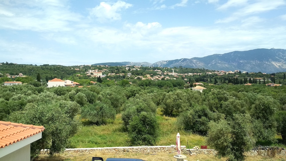 Casa de Rosa Apartments — Hotel rooms in Svoronata, Ionian Islands