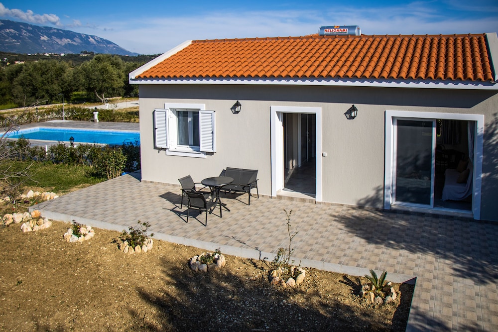 Casa de Rosa Apartments — Swimming pool in Svoronata, Ionian Islands