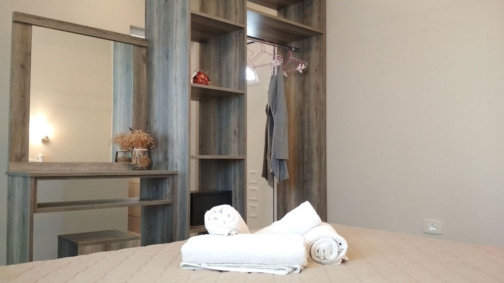 Casa de Rosa Apartments — Hotel rooms in Svoronata, Ionian Islands
