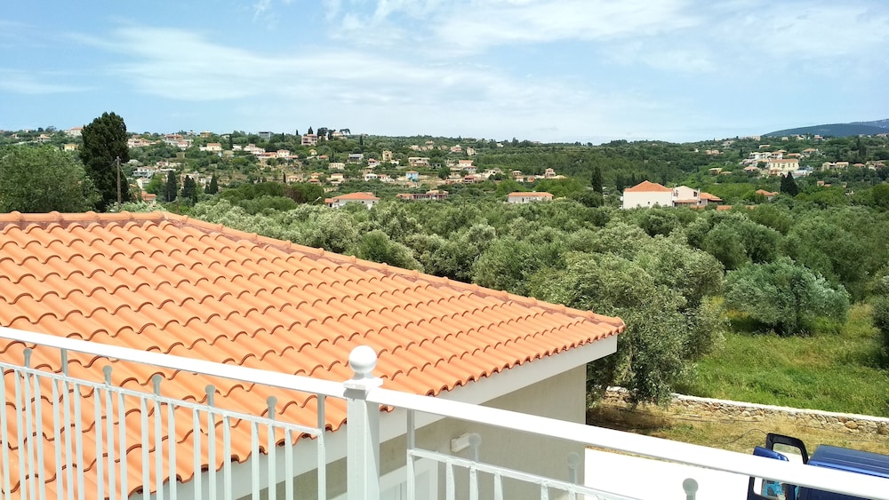 Casa de Rosa Apartments — Hotel building in Svoronata, Ionian Islands