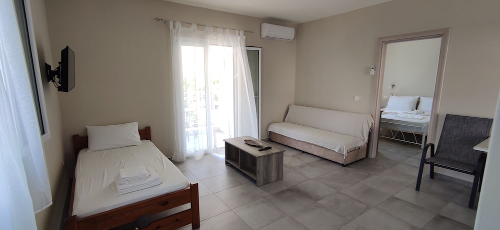 Casa de Rosa Apartments — Hotel rooms in Svoronata, Ionian Islands