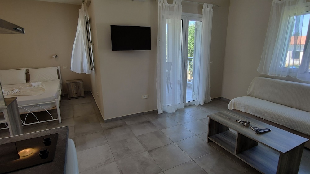 Casa de Rosa Apartments — Hotel rooms in Svoronata, Ionian Islands