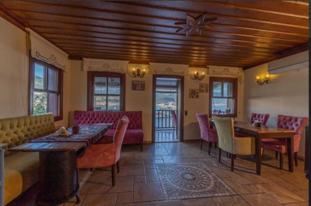 Harmony Boutique Hotel — Restaurant & bars in Alanya