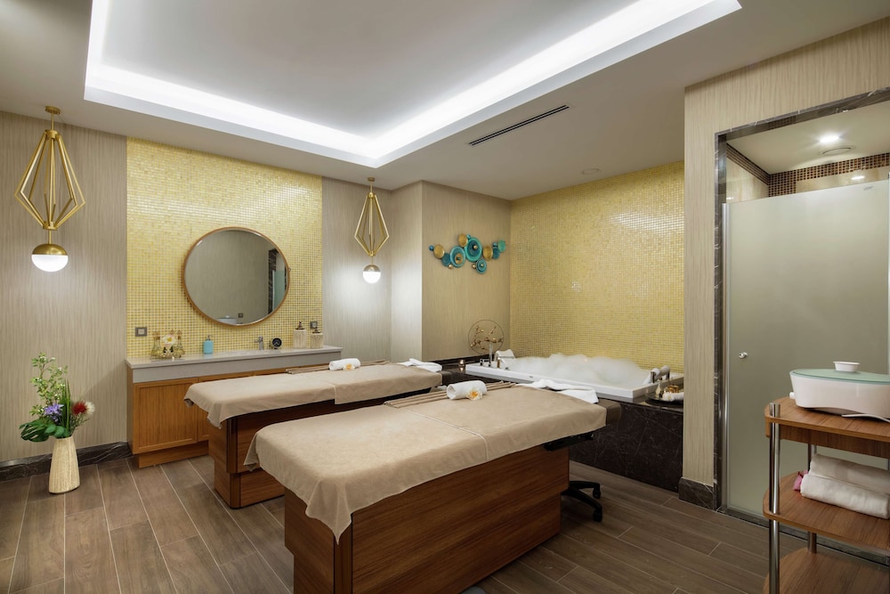 DoubleTree By Hilton Antalya City Centre — Hotel rooms in Antalya