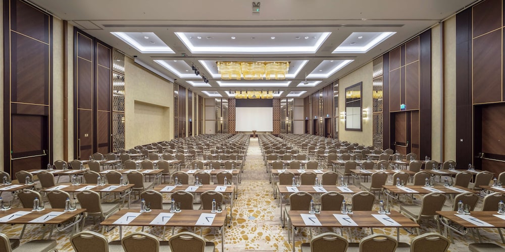 DoubleTree By Hilton Antalya City Centre — Hotel building in Antalya