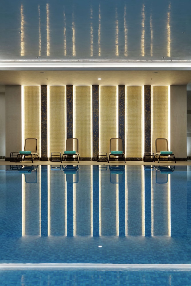 DoubleTree By Hilton Antalya City Centre — Swimming pool in Antalya