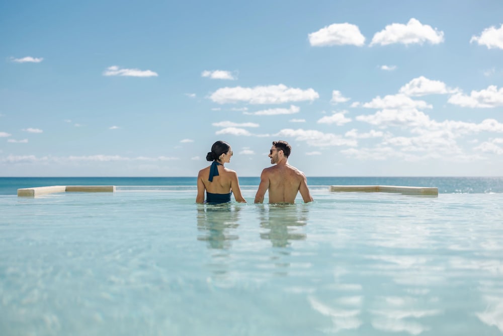 Secrets Mirabel Cancun Resort & Spa - Adults Only - Breathtaking Lagoon and Ocean Views — Swimming pool in Cancun, Quintana Roo
