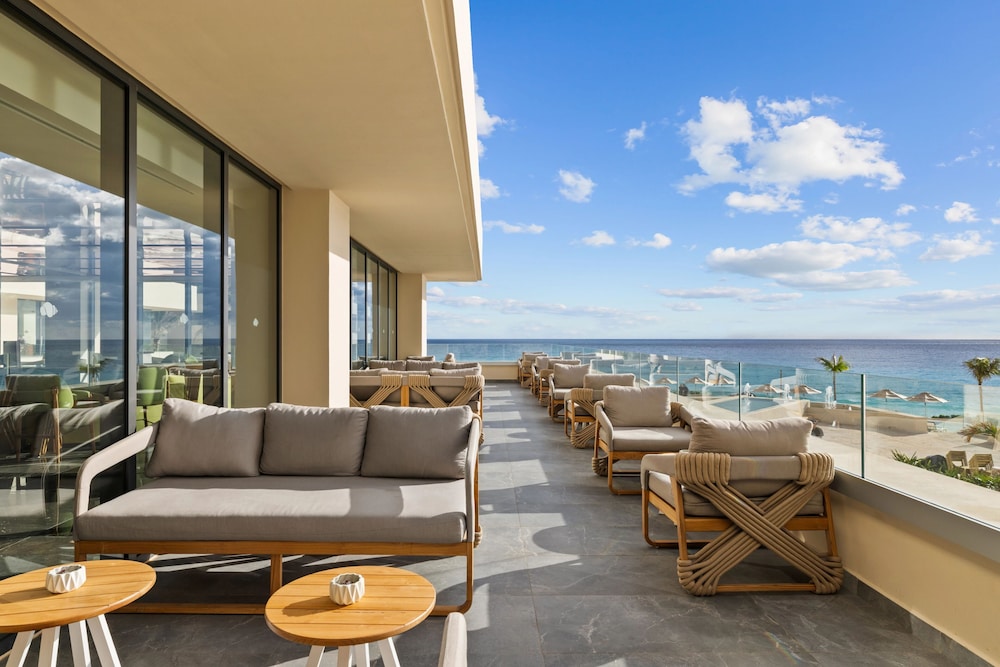 Secrets Mirabel Cancun Resort & Spa - Adults Only - Breathtaking Lagoon and Ocean Views — Restaurant & bars in Cancun, Quintana Roo