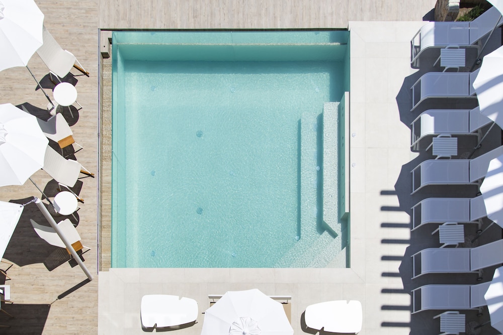 Sandalia Boutique Hotel - Adults Only — Swimming pool in Arzachena, Sardinia