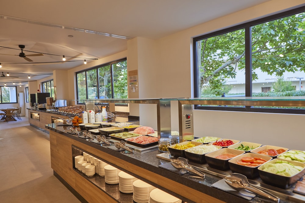 tent Palmanova — Restaurant & bars in Palma Nova, Balearic Islands