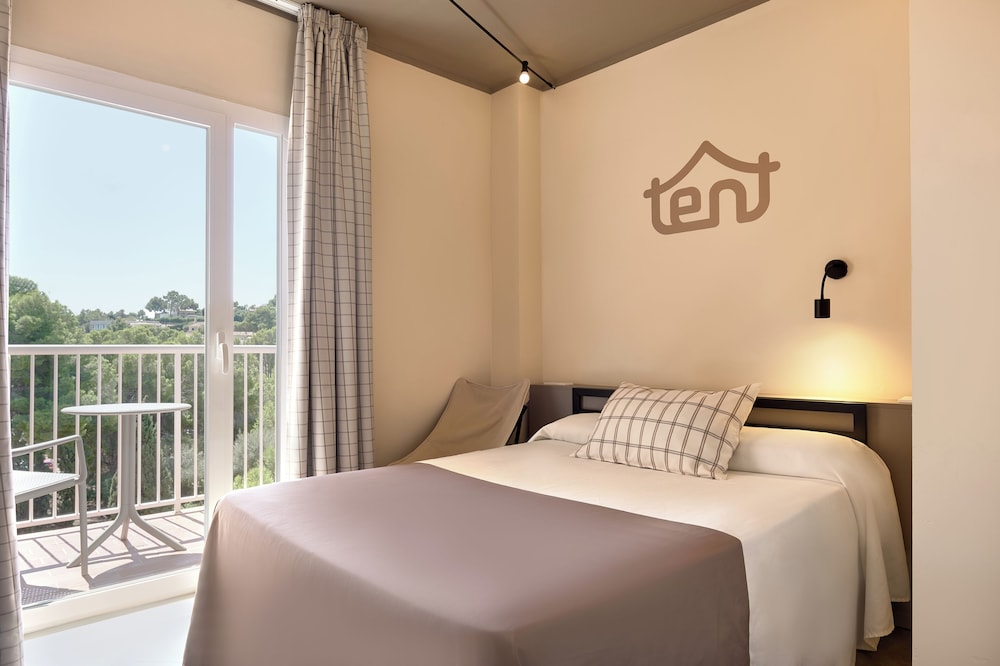 tent Palmanova — Hotel rooms in Palma Nova, Balearic Islands