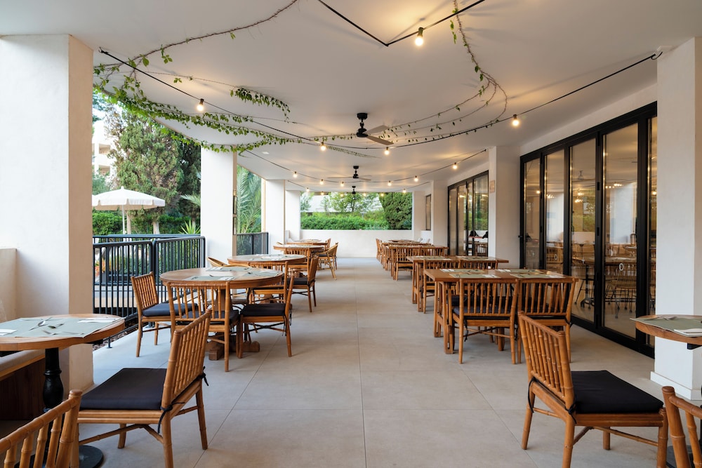 tent Palmanova — Restaurant & bars in Palma Nova, Balearic Islands