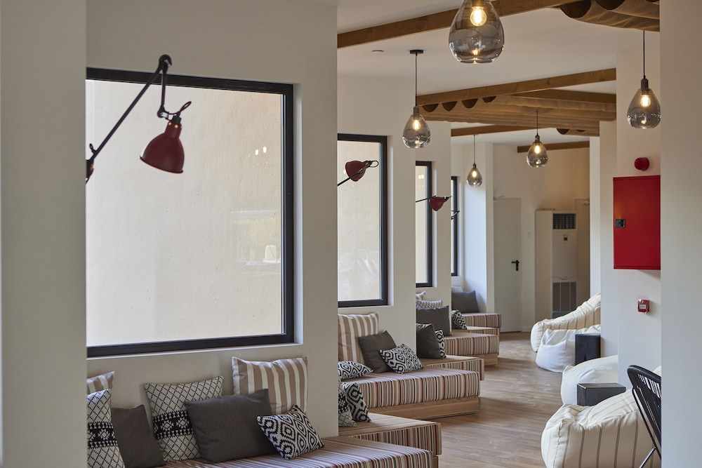 tent Palmanova — Hotel building in Palma Nova, Balearic Islands