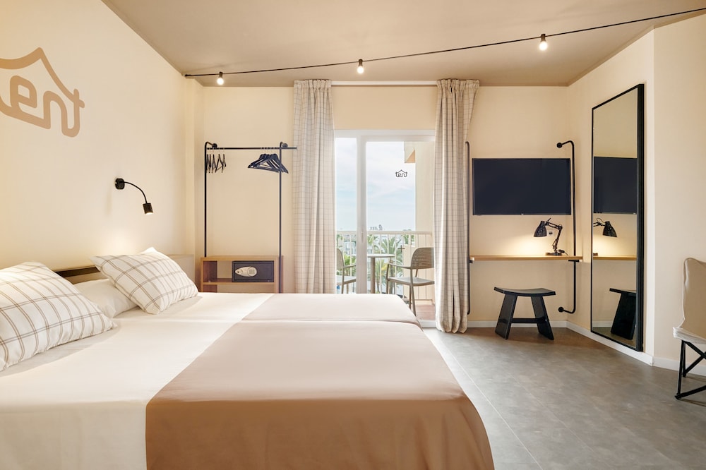 tent Palmanova — Hotel rooms in Palma Nova, Balearic Islands