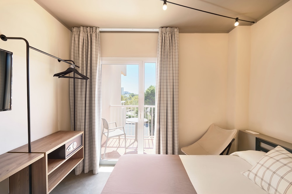 tent Palmanova — Hotel rooms in Palma Nova, Balearic Islands