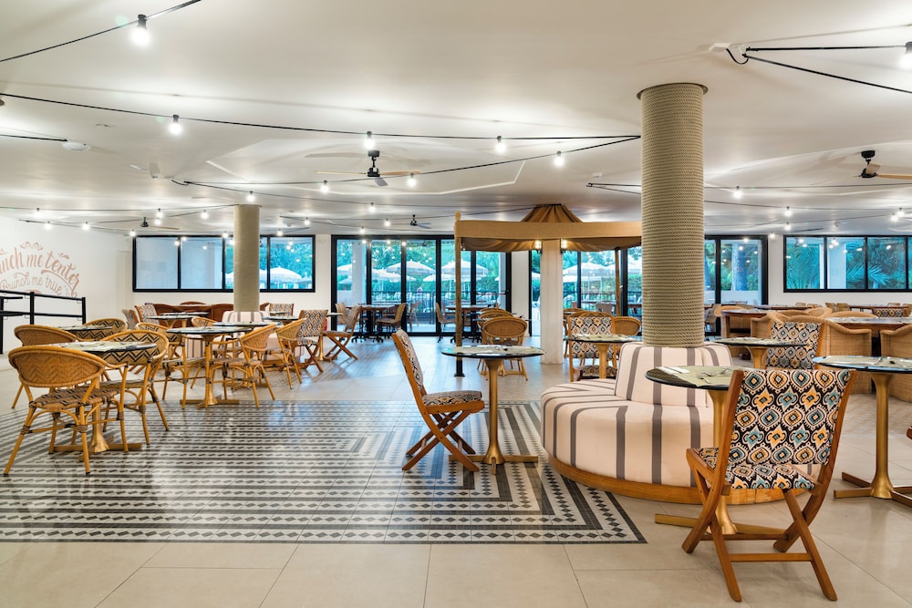 tent Palmanova — Restaurant & bars in Palma Nova, Balearic Islands