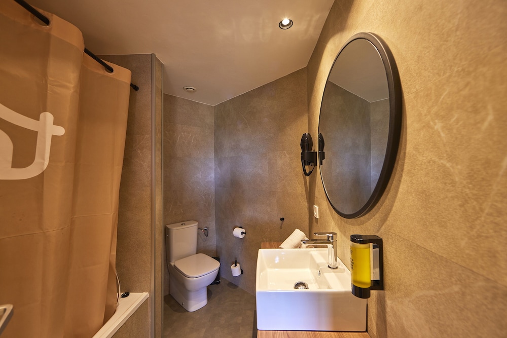 tent Palmanova — Hotel rooms in Palma Nova, Balearic Islands