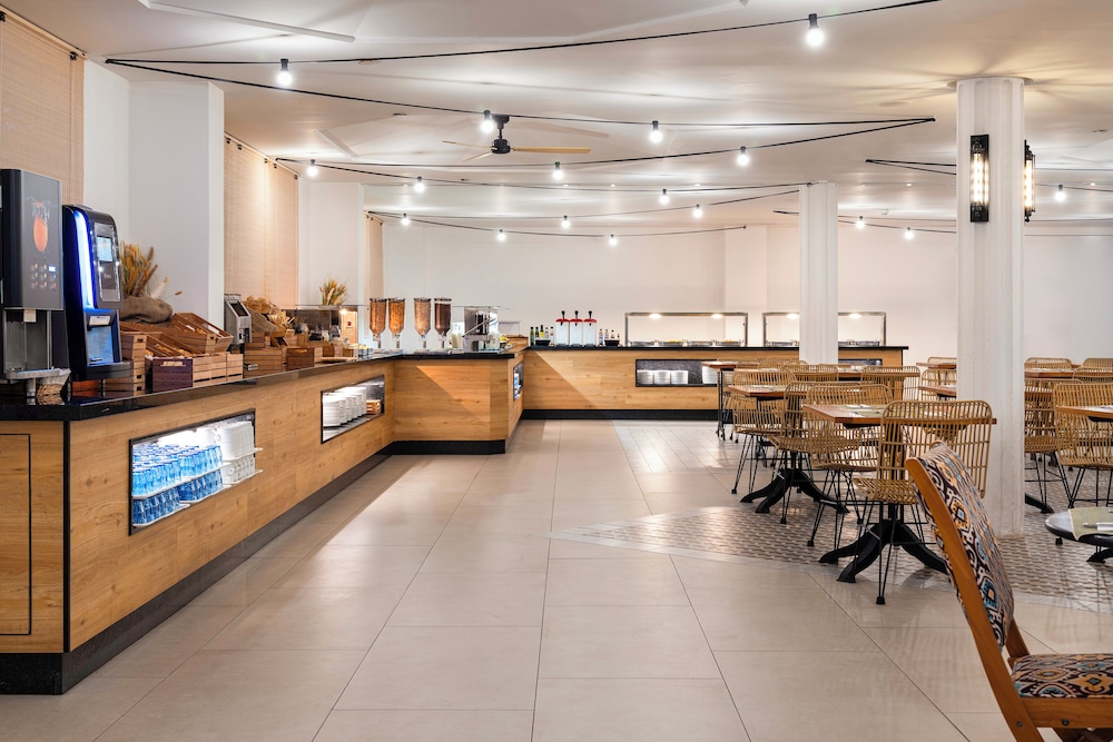 tent Palmanova — Restaurant & bars in Palma Nova, Balearic Islands