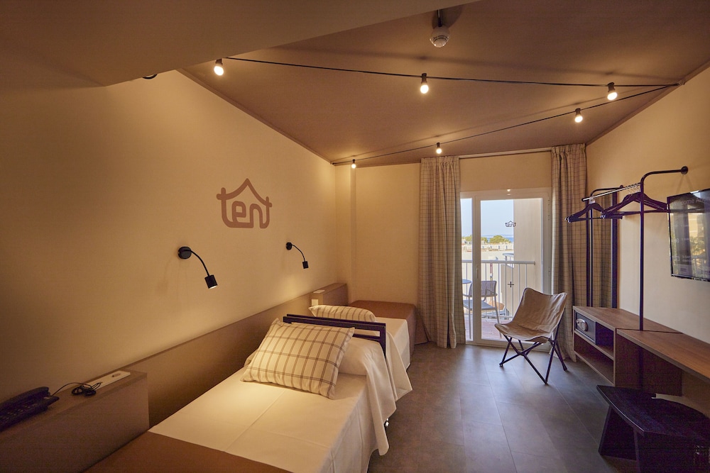 tent Palmanova — Hotel rooms in Palma Nova, Balearic Islands