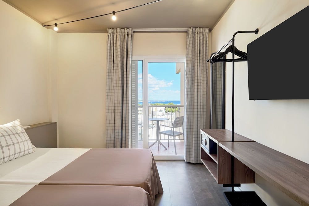 tent Palmanova — Hotel rooms in Palma Nova, Balearic Islands
