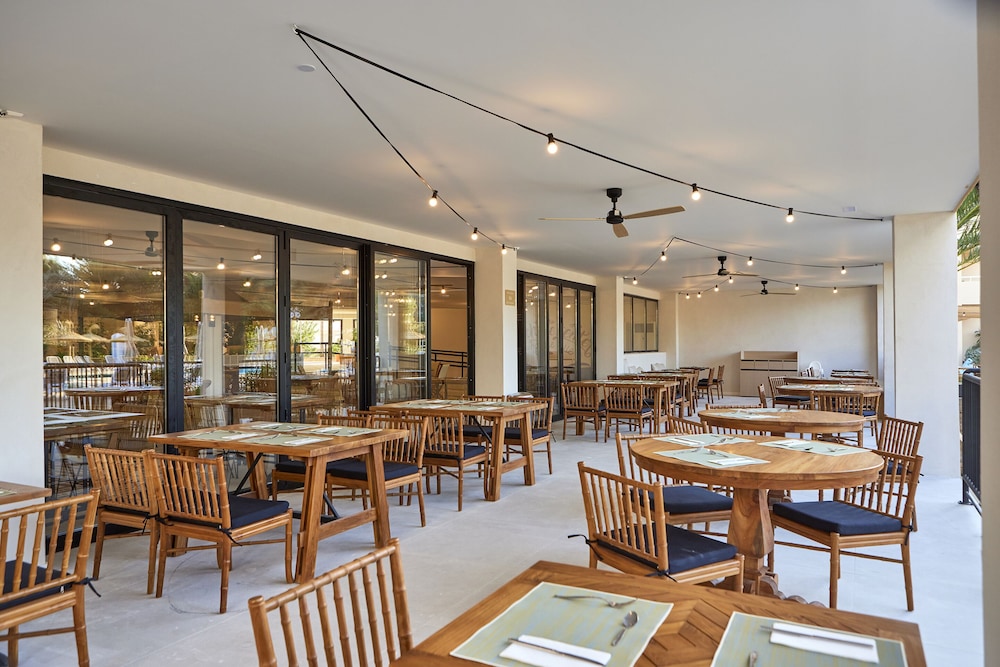 tent Palmanova — Restaurant & bars in Palma Nova, Balearic Islands