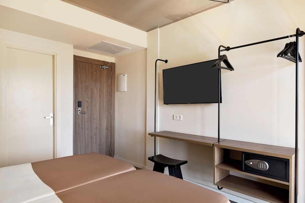 tent Palmanova — Hotel rooms in Palma Nova, Balearic Islands