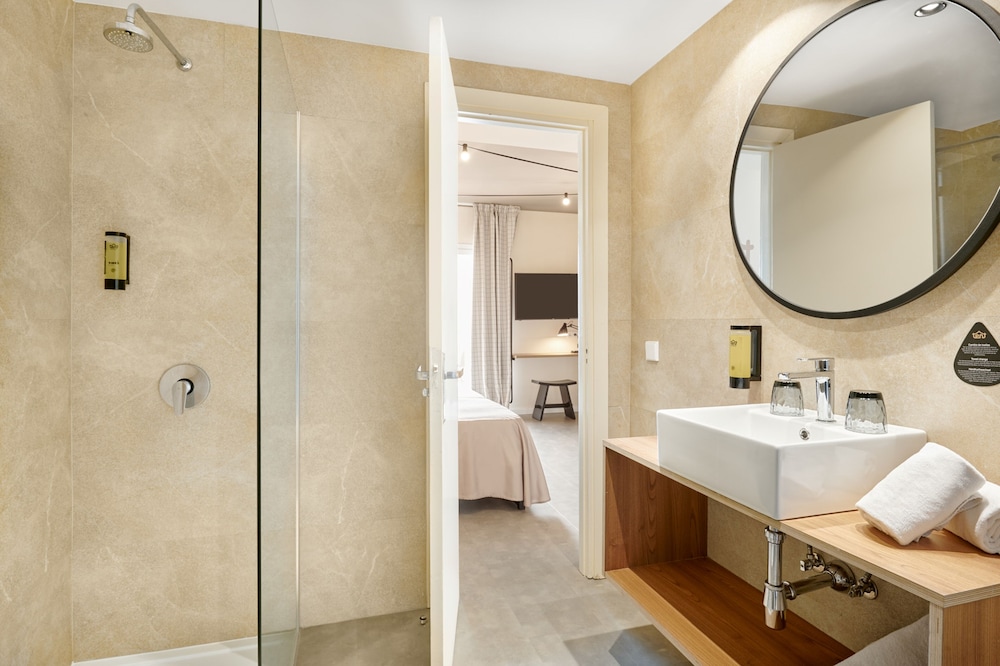 tent Palmanova — Hotel rooms in Palma Nova, Balearic Islands