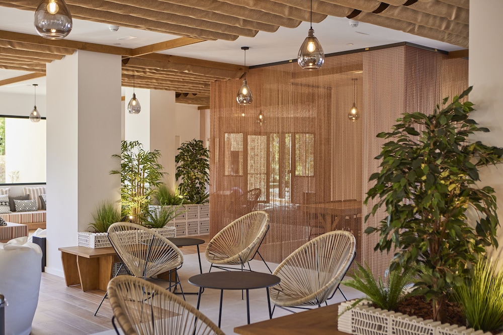 tent Palmanova — Restaurant & bars in Palma Nova, Balearic Islands