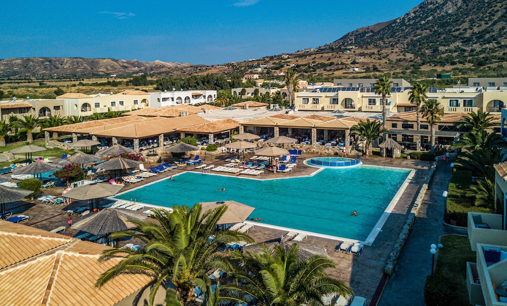 Akti Beach Club — Swimming pool in Kardamena, South Aegean