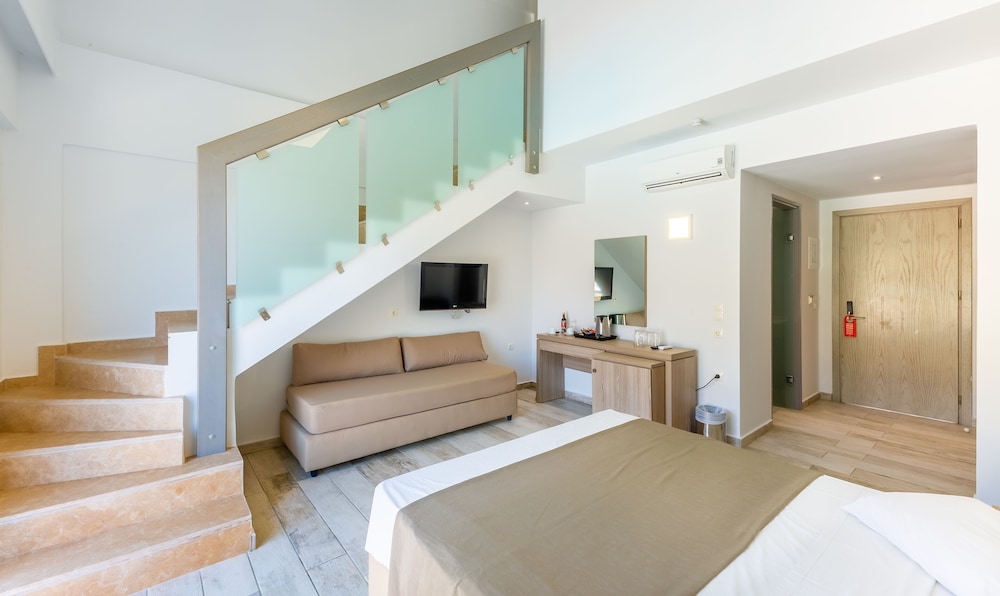Akti Beach Club — Hotel rooms in Kardamena, South Aegean