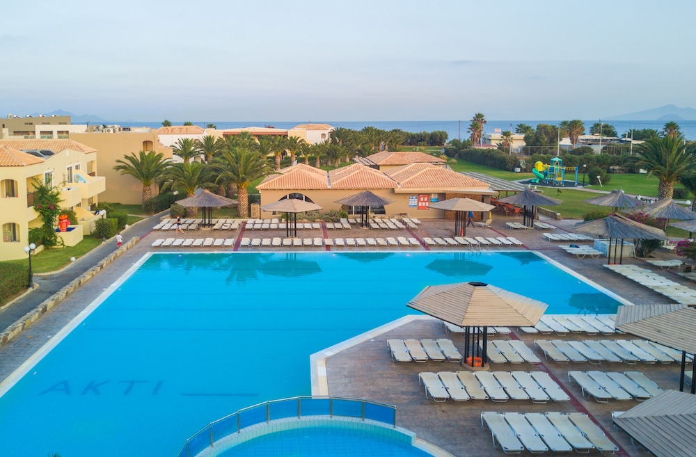 Akti Beach Club — Swimming pool in Kardamena, South Aegean