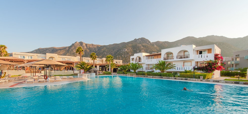 Akti Beach Club — Swimming pool in Kardamena, South Aegean