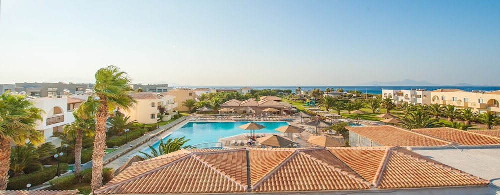 Akti Beach Club — Swimming pool in Kardamena, South Aegean