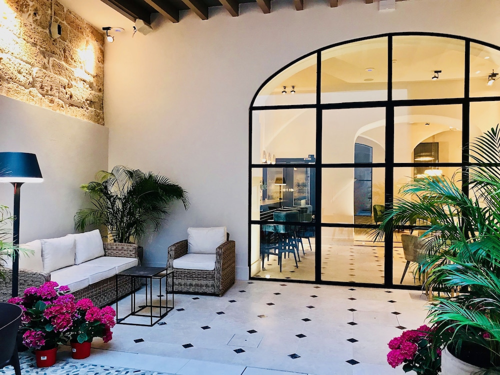 Hotel Basílica — Restaurant & bars in Palma de Mallorca, Balearic Islands