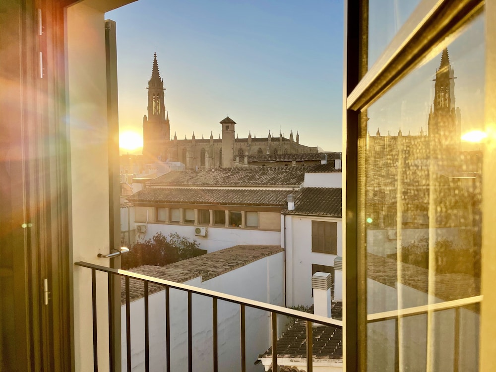 Hotel Basílica — Hotel rooms in Palma de Mallorca, Balearic Islands