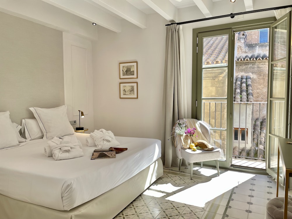 Hotel Basílica — Hotel rooms in Palma de Mallorca, Balearic Islands