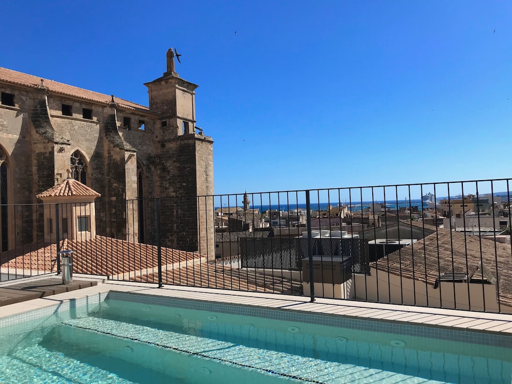 Hotel Basílica — Swimming pool in Palma de Mallorca, Balearic Islands