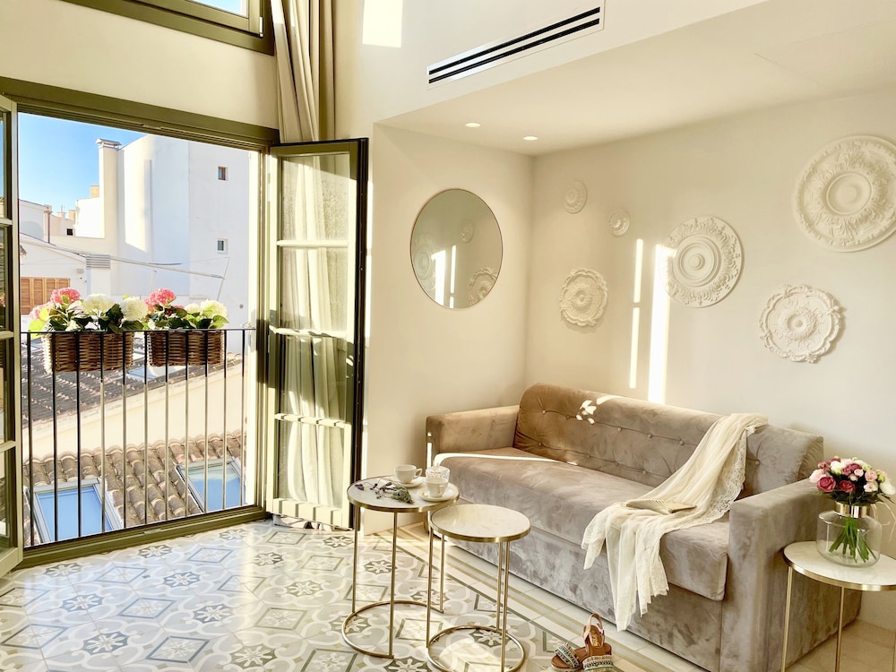 Hotel Basílica — Hotel rooms in Palma de Mallorca, Balearic Islands