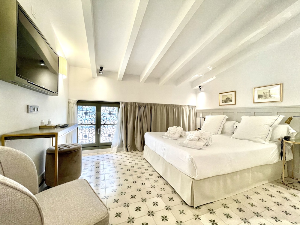 Hotel Basílica — Hotel rooms in Palma de Mallorca, Balearic Islands