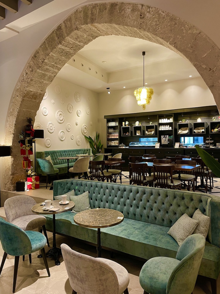 Hotel Basílica — Restaurant & bars in Palma de Mallorca, Balearic Islands