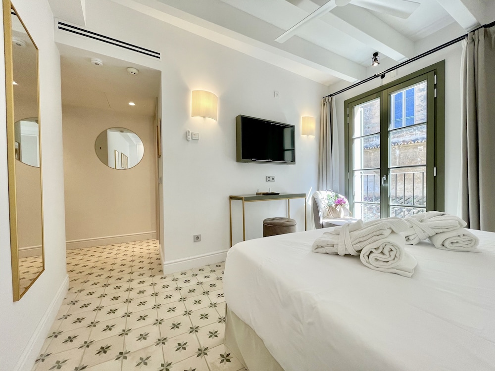 Hotel Basílica — Hotel rooms in Palma de Mallorca, Balearic Islands