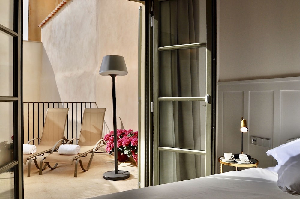 Hotel Basílica — Hotel rooms in Palma de Mallorca, Balearic Islands