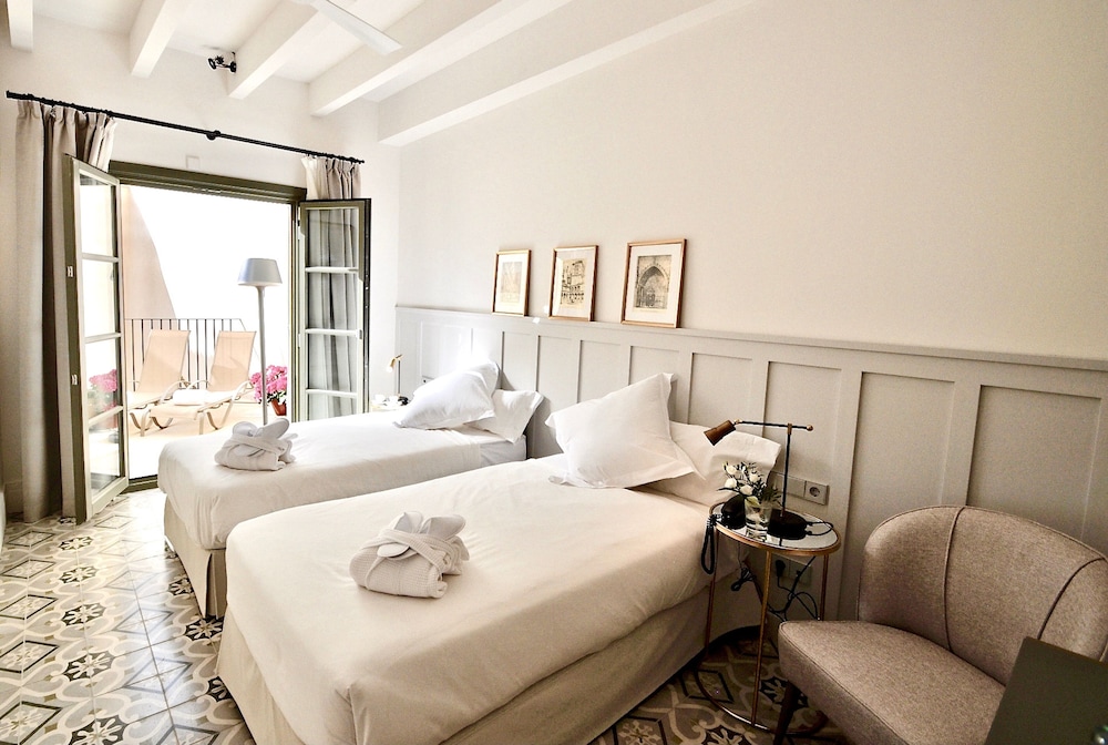 Hotel Basílica — Hotel rooms in Palma de Mallorca, Balearic Islands