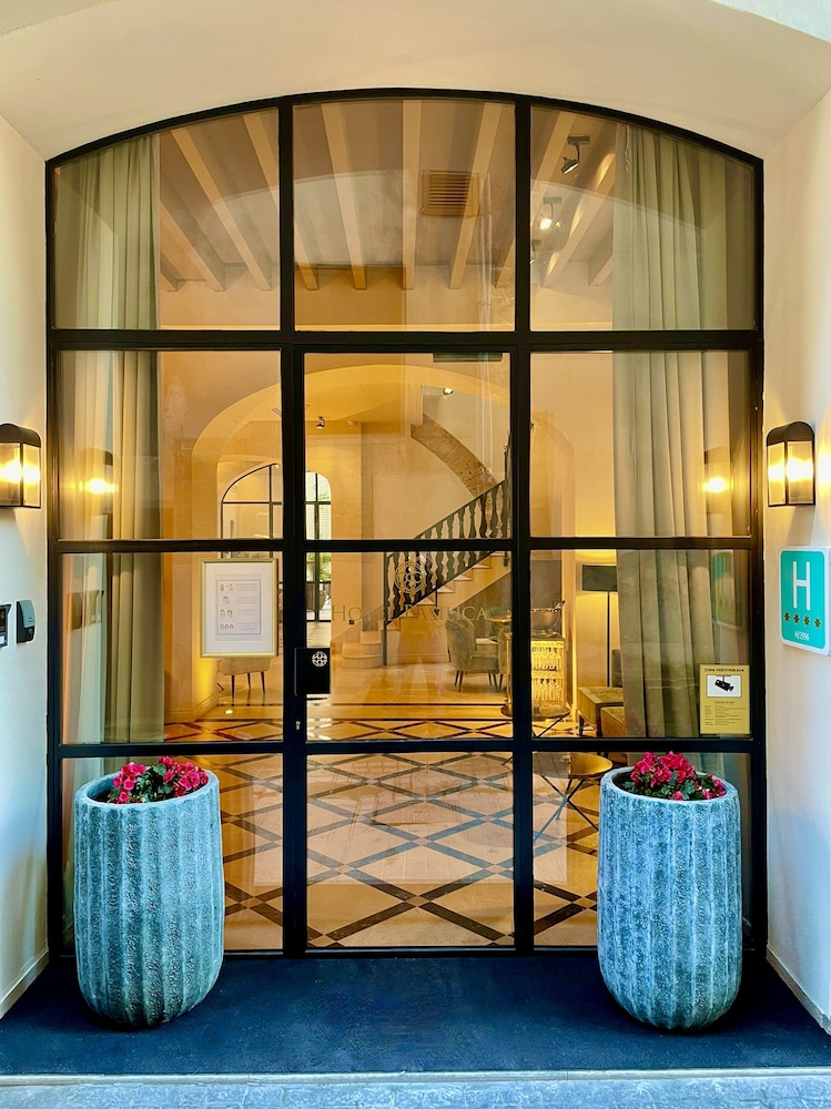 Hotel Basílica — Hotel building in Palma de Mallorca, Balearic Islands