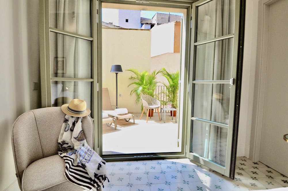 Hotel Basílica — Hotel rooms in Palma de Mallorca, Balearic Islands
