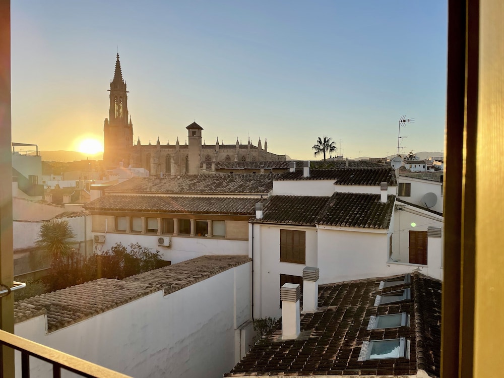 Hotel Basílica — Hotel rooms in Palma de Mallorca, Balearic Islands