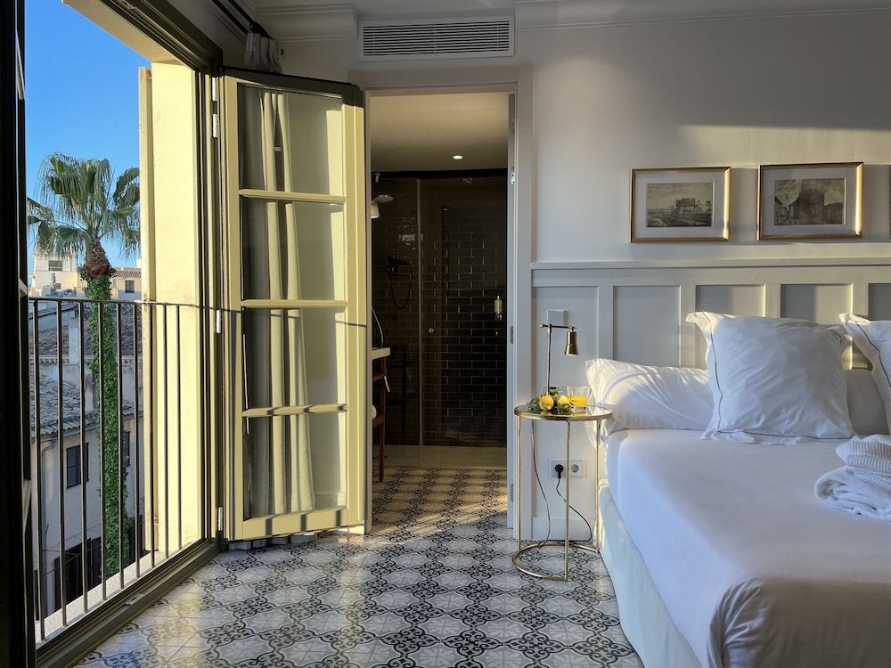 Hotel Basílica — Hotel rooms in Palma de Mallorca, Balearic Islands