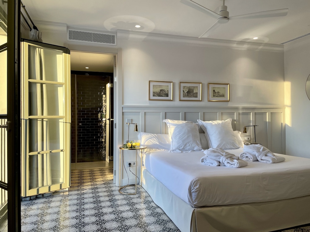 Hotel Basílica — Hotel rooms in Palma de Mallorca, Balearic Islands