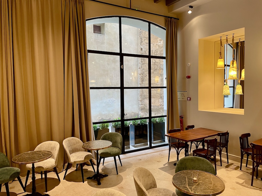 Hotel Basílica — Restaurant & bars in Palma de Mallorca, Balearic Islands